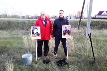 Саратовская область. Новобурасские коммунисты провели акцию «Сад Победы – сад жизни»