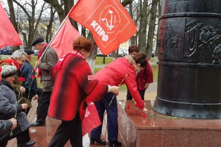 Калужские коммунисты провели автопробег в честь 101-го Дня рождения ВЛКСМ