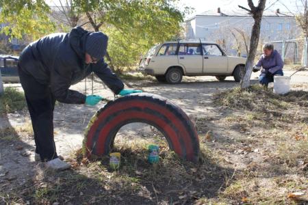Забайкальский край. Коммунисты организовали субботник во дворах в городе Чите
