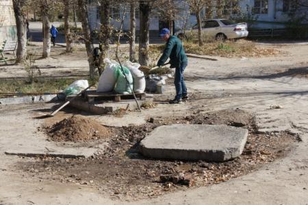 Забайкальский край. Коммунисты организовали субботник во дворах в городе Чите