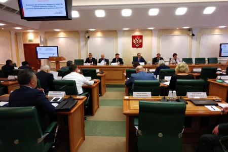Лидер якутских коммунистов Виктор Губарев принял участие в круглом столе по вопросам взаимодействия общества и судебных органов 