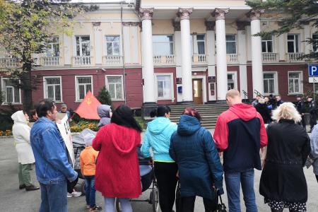 Приморский край. Мэр города Артема сбежал от участников законной акции протеста, проведенной при активной поддержке КПРФ