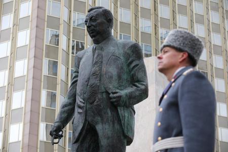 Г.А. Зюганов принял участие в церемонии открытия памятника Е.М. Примакову