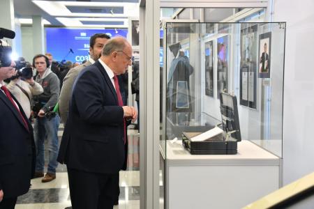 Г.А. Зюганов выступил на открывшейся в Госдуме выставке, посвященной 90-летию Е.М. Примакова