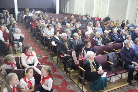 В Великом Новгороде отметили 101-ую годовщину комсомола