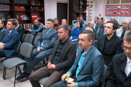 Валентин Шурчанов провел совещание с секретарями первичных партийных отделений города Чебоксары