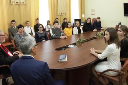 Руководитель фракции КПРФ Курганской областной Думы В.А.Кислицын организовал в зауральском парламенте дни открытых дверей