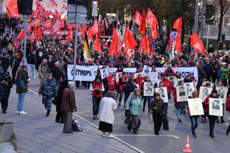 Г.А. Зюганов на митинге в Москве: Вечная память героям! Да здравствует Советская власть!