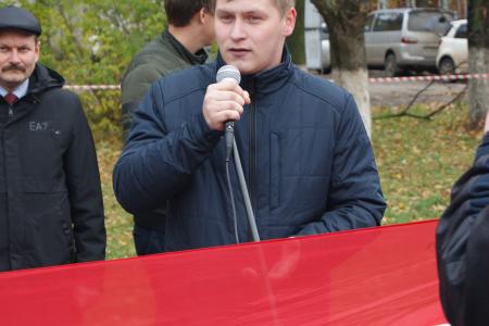 «КПРФ против грязной власти!» В Кирове прошёл митинг за отставку главы Заксобрания и против «завода смерти»