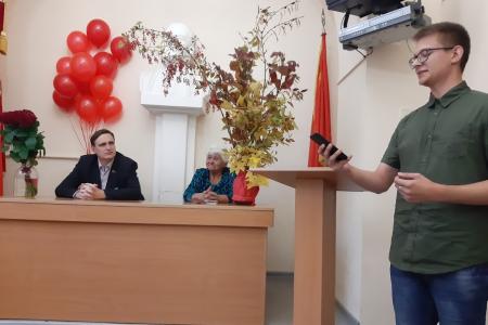 Орловские коммунисты организовали концерт для ветеранов в День пожилого человека