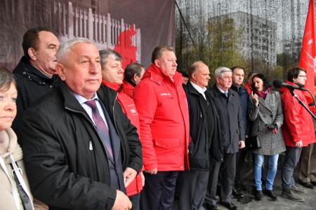 Г.А. Зюганов на митинге в Москве: Вечная память героям! Да здравствует Советская власть!