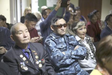 Мэр Якутска посетила собрание коммунистов