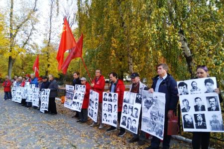 Саратов. Акция памяти «Не забудем, не простим!»