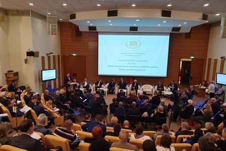 В.И. Кашин провел в Госдуме парламентские слушания на тему «Законодательные аспекты развития малых форм хозяйствования»