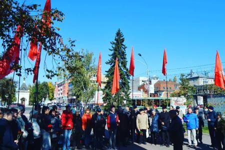 «Не забудем! Не простим!». Коммунисты Барнаула и Рубцовска провели акции памяти 