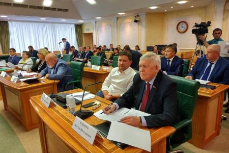 Лидер якутских коммунистов Виктор Губарев принял участие в круглом столе по вопросам взаимодействия общества и судебных органов 