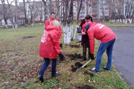 Пермские коммунисты провели патриотическую акцию «Сад Победы - сад Жизни - сад Бессмертного полка»