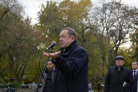 «Черный октябрь»: Новосибирцы почтили память защитников Советской власти