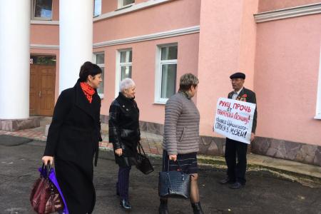 "Единоросса Шубчинского - сторожем в музей!". Веневские коммунисты активизировали борьбу против сноса памятника Ленину