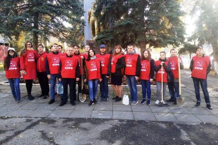 В Саратове прошла акция «Сад Победы - Сад Жизни»
