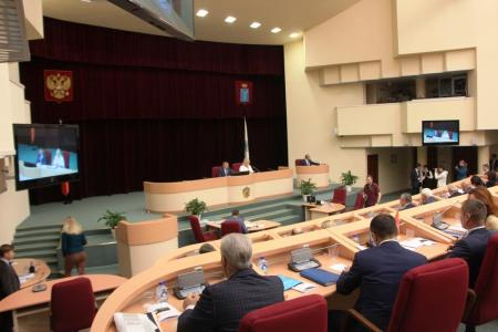 Депутаты-единороссы Саратовской облдумы вновь отказались рассматривать законопроект коммунистов о «детях войны»