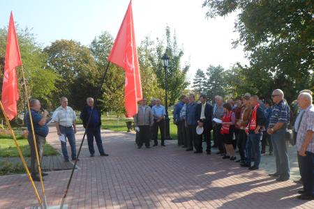 В Краснодарском крае прошли акции в память о трагических событиях «черного октября» 1993 года