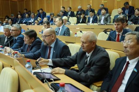 Республика Якутия. Переголосовать нельзя оставить. Где поставить запятую?