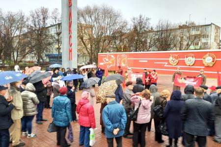 Калужские коммунисты провели автопробег в честь 101-го Дня рождения ВЛКСМ