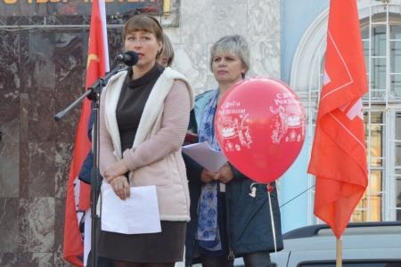 Алтайский край. КПРФ провела митинг против закрытия единственного родильного дома в Новоалтайске