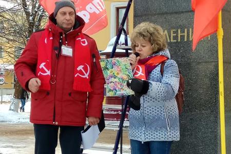 Красные флаги надежды. В Ленобласти отметили 7 Ноября