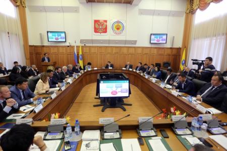 Члены фракции КРО КПРФ активно поработали на XII сессии парламента Калмыкии 