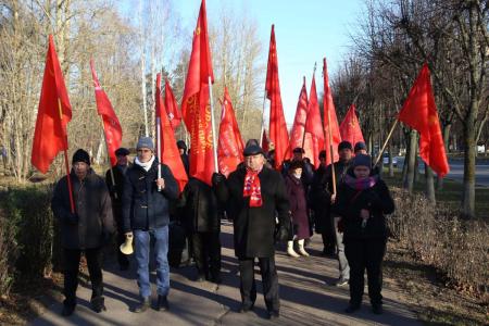 Красные флаги надежды. В Ленобласти отметили 7 Ноября