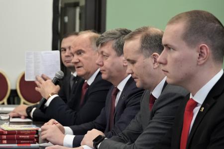 Г.А. Зюганов вручил дипломы выпускникам Центра политической учебы ЦК КПРФ
