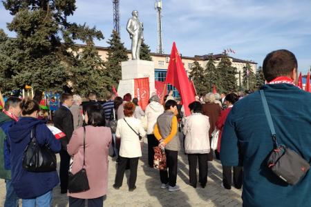 В день Красного Октября в Краснодарском крае прошли автопробеги и митинги в поддержку П.Н. Грудинина и С.Г. Левченко 