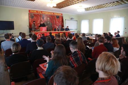 Омская область. При поддержке КПРФ проведена вторая сессия «молодежного парламента»