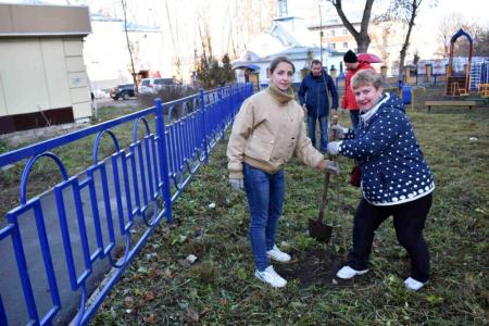 В Туле продолжается акция «Сад Победы - Сад Жизни»