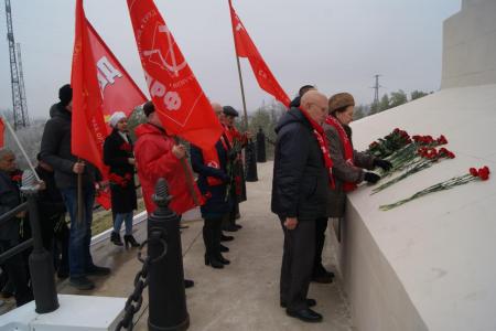 Коммунисты Волгограда и Калача-на-Дону отметили годовщину контрнаступления советских войск под Сталинградом