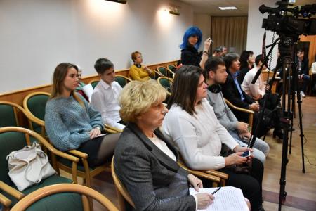 Отстоим социальные гарантии и права женщин России! В Госдуме прошел круглый стол «Социальные гарантии женщинам и «пенсионная реформа»