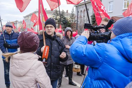 Красноярские коммунисты ярко отметили 102-ю годовщину Великого Октября