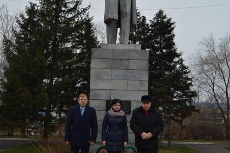 В Алтайском крае на встрече с Марий Прусаковой граждане осудили атаку рейдеров на подмосковный совхоз имени Ленина