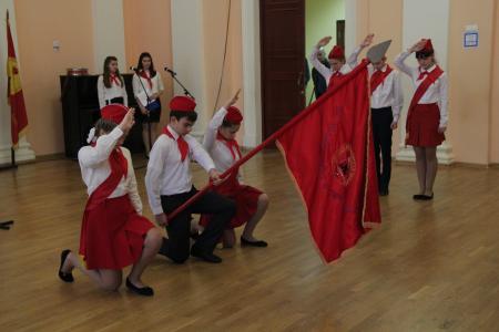 В Орле состоялся конкурс Знамённых групп и барабанщиков