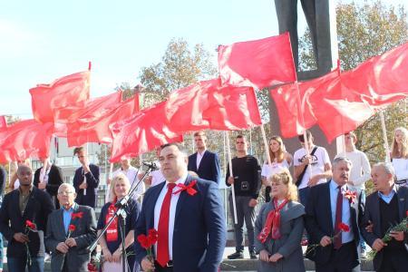 В Крыму отметили годовщину Октябрьской Революции