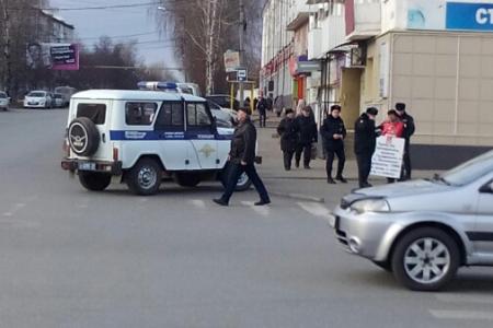 Пикет в Алатыре Чувашской Республики в защиту Грудинина и Левченко