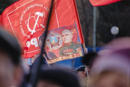 Красноярские коммунисты ярко отметили 102-ю годовщину Великого Октября