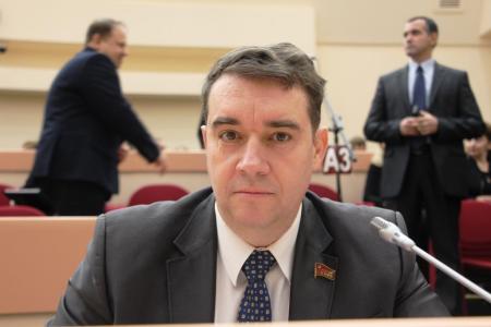 Саратовские коммунисты покинули заседание облдумы в знак протеста