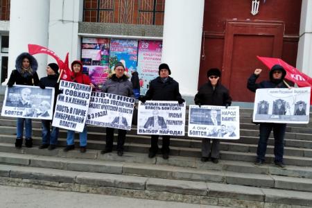 Саратов: марафон пикетов в защиту красных руководителей продолжается