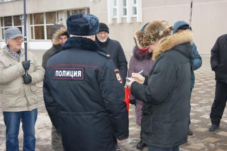 В Кирове прошла акция в защиту народных предприятий и губернаторов-коммунистов