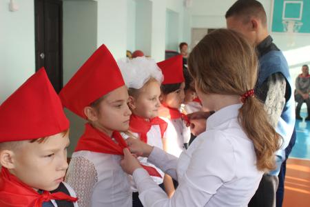 Республика Хакасия. Как повяжешь галстук, береги его…