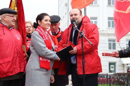 Коммунисты Рязани провели шествие и митинг в годовщину Великого Октября