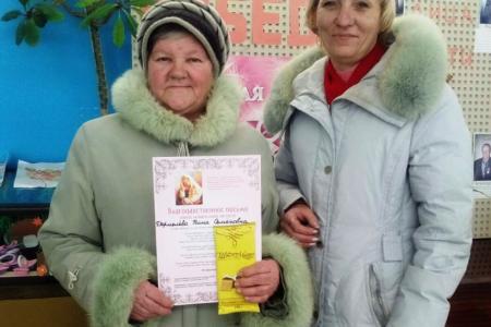 Саратовская область. Активистки "ВЖС - Надежда России" поздравили женщин с Днём матери